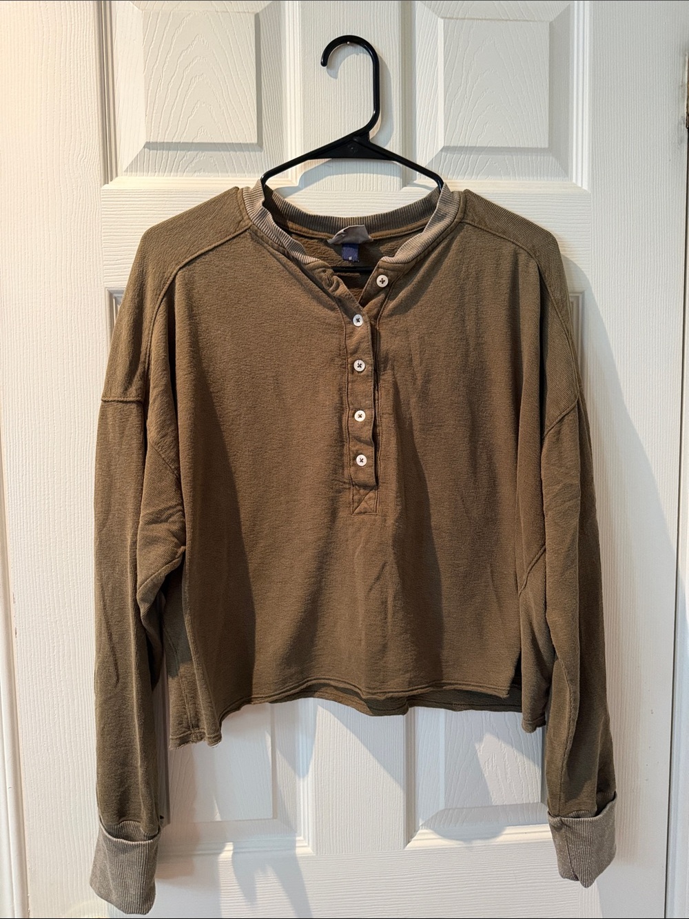 Universal Thread Olive Green Long-Sleeve Crop Henley Top